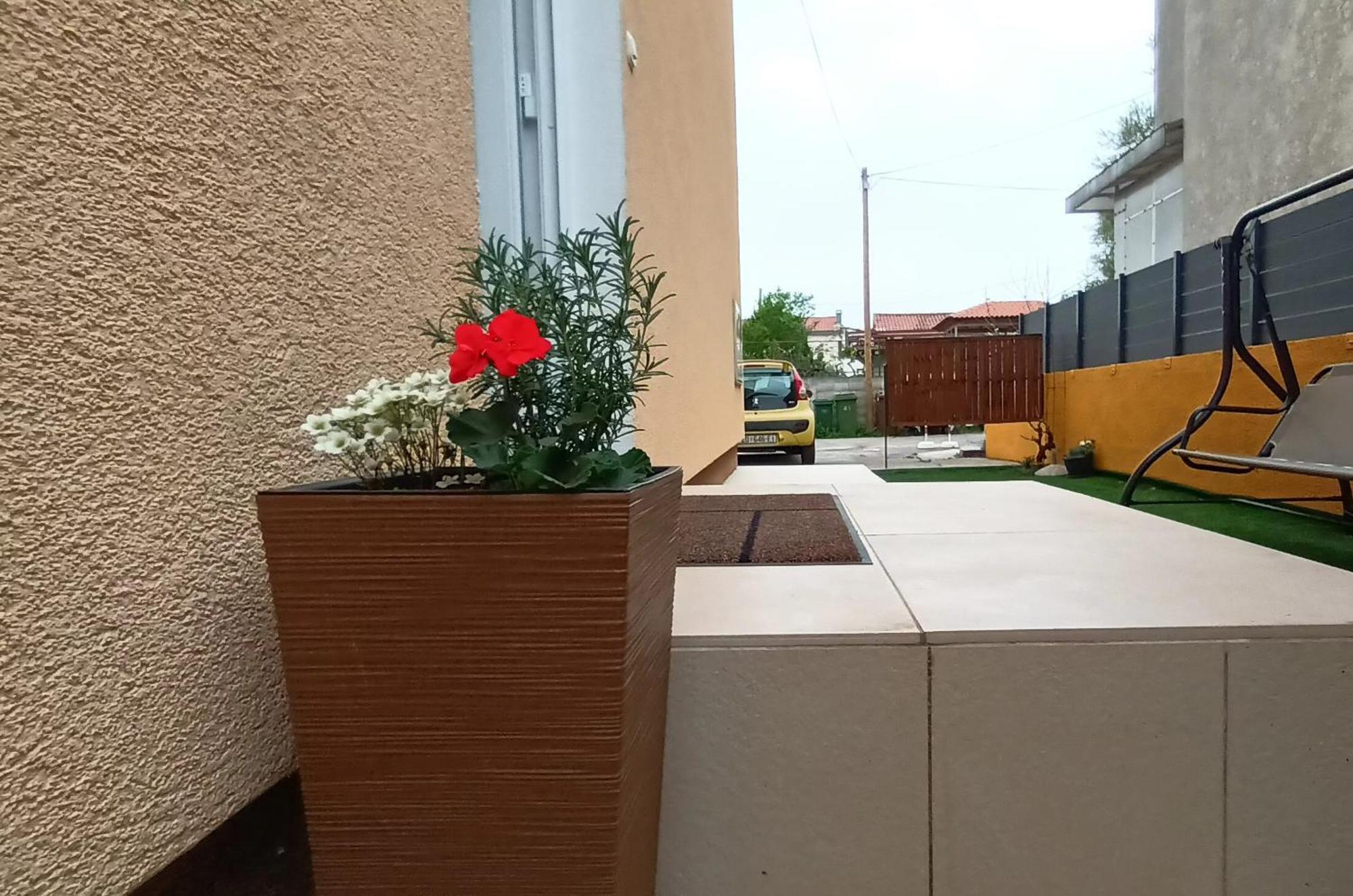 Apartman Sandra -Private Parking And Garden Ζαντάρ Εξωτερικό φωτογραφία